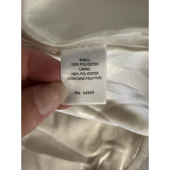 Gianni Bini GB Girls Cream Faux Fur Capelet, Size L/XL - Picture 6 of 6